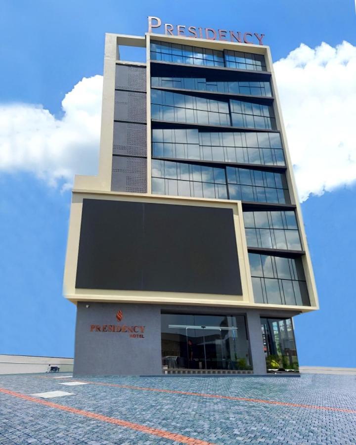 Kochi Presidency Airport Hotel מראה חיצוני תמונה