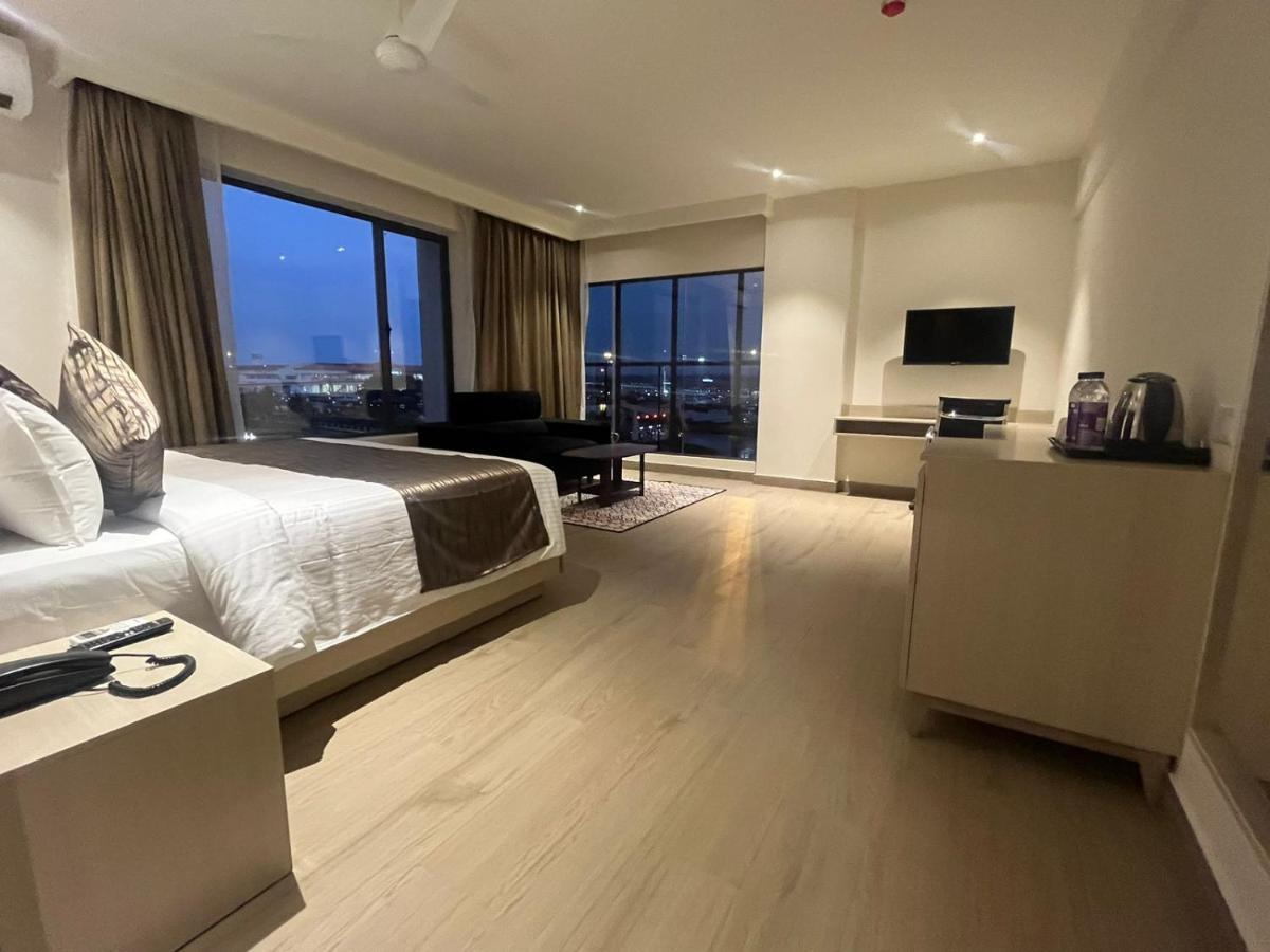 Kochi Presidency Airport Hotel מראה חיצוני תמונה
