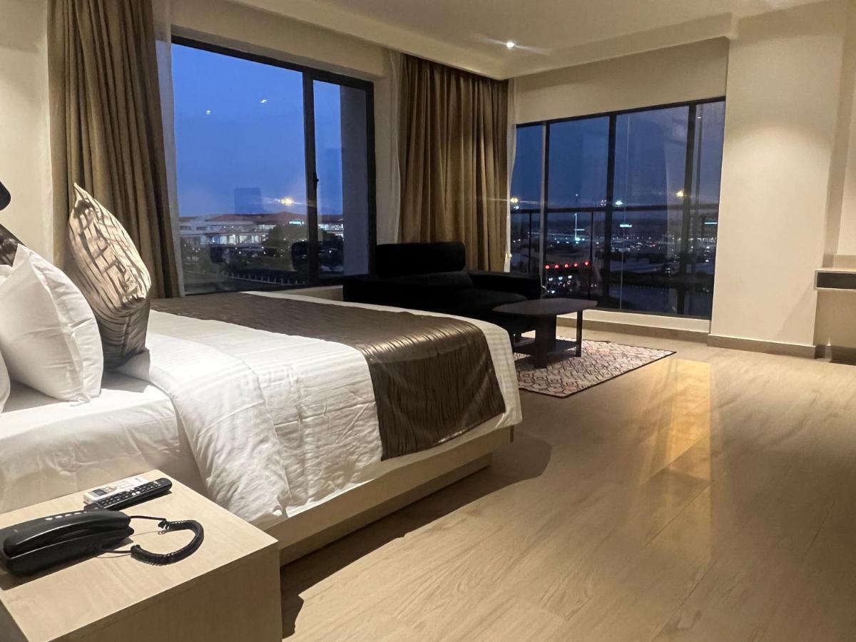 Kochi Presidency Airport Hotel מראה חיצוני תמונה