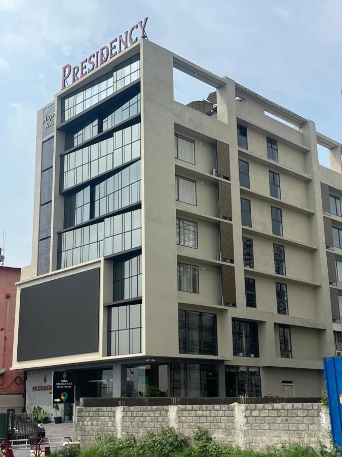 Kochi Presidency Airport Hotel מראה חיצוני תמונה