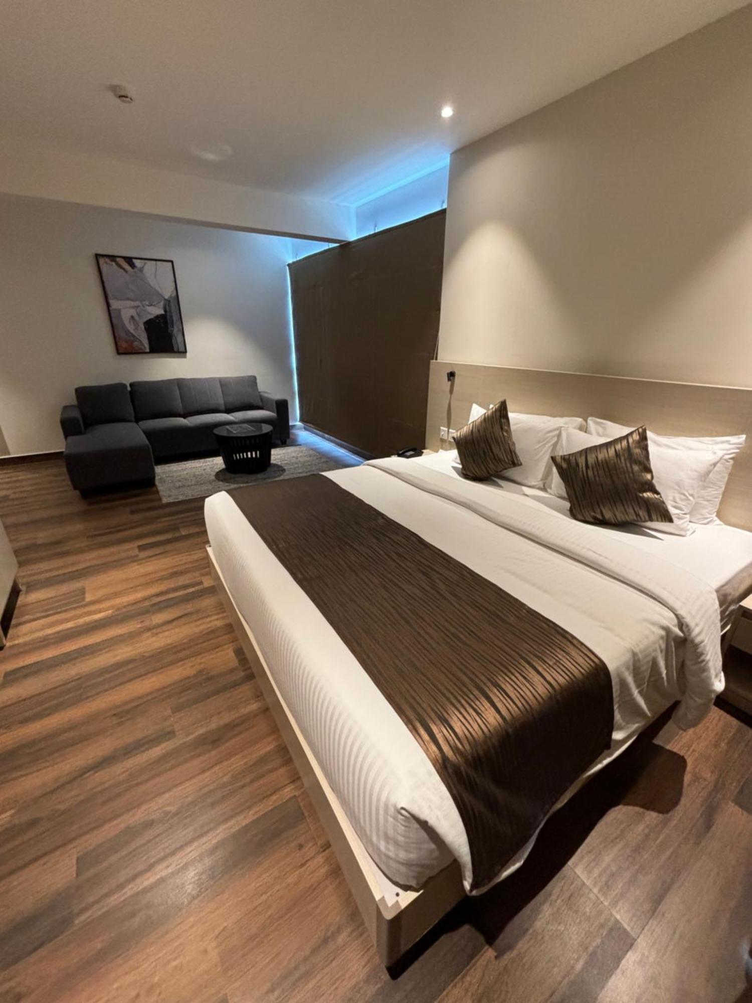 Kochi Presidency Airport Hotel מראה חיצוני תמונה