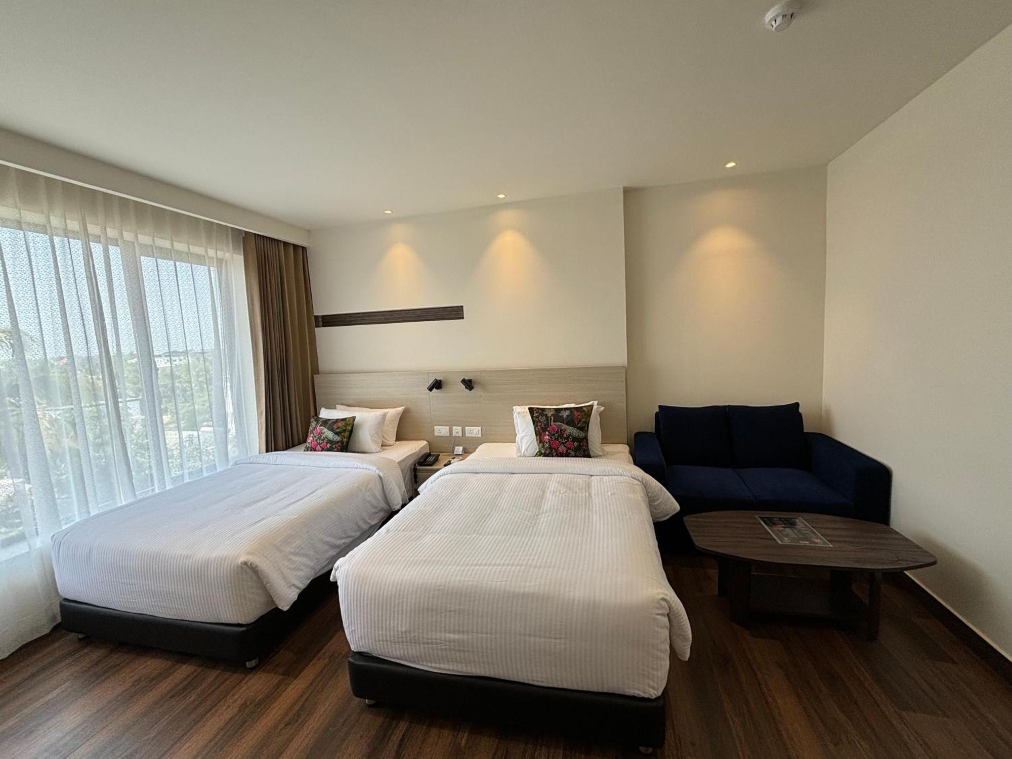 Kochi Presidency Airport Hotel מראה חיצוני תמונה