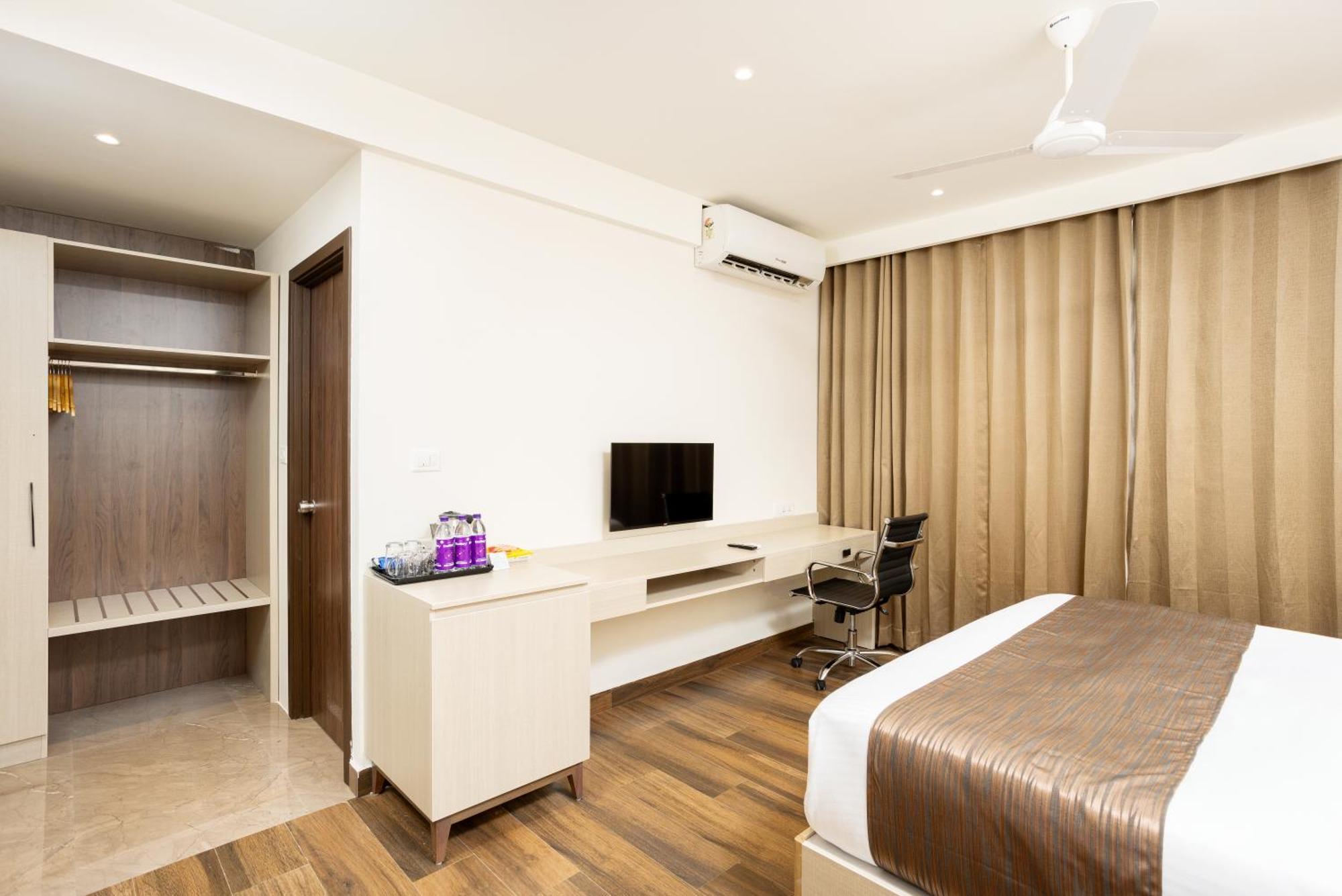 Kochi Presidency Airport Hotel מראה חיצוני תמונה