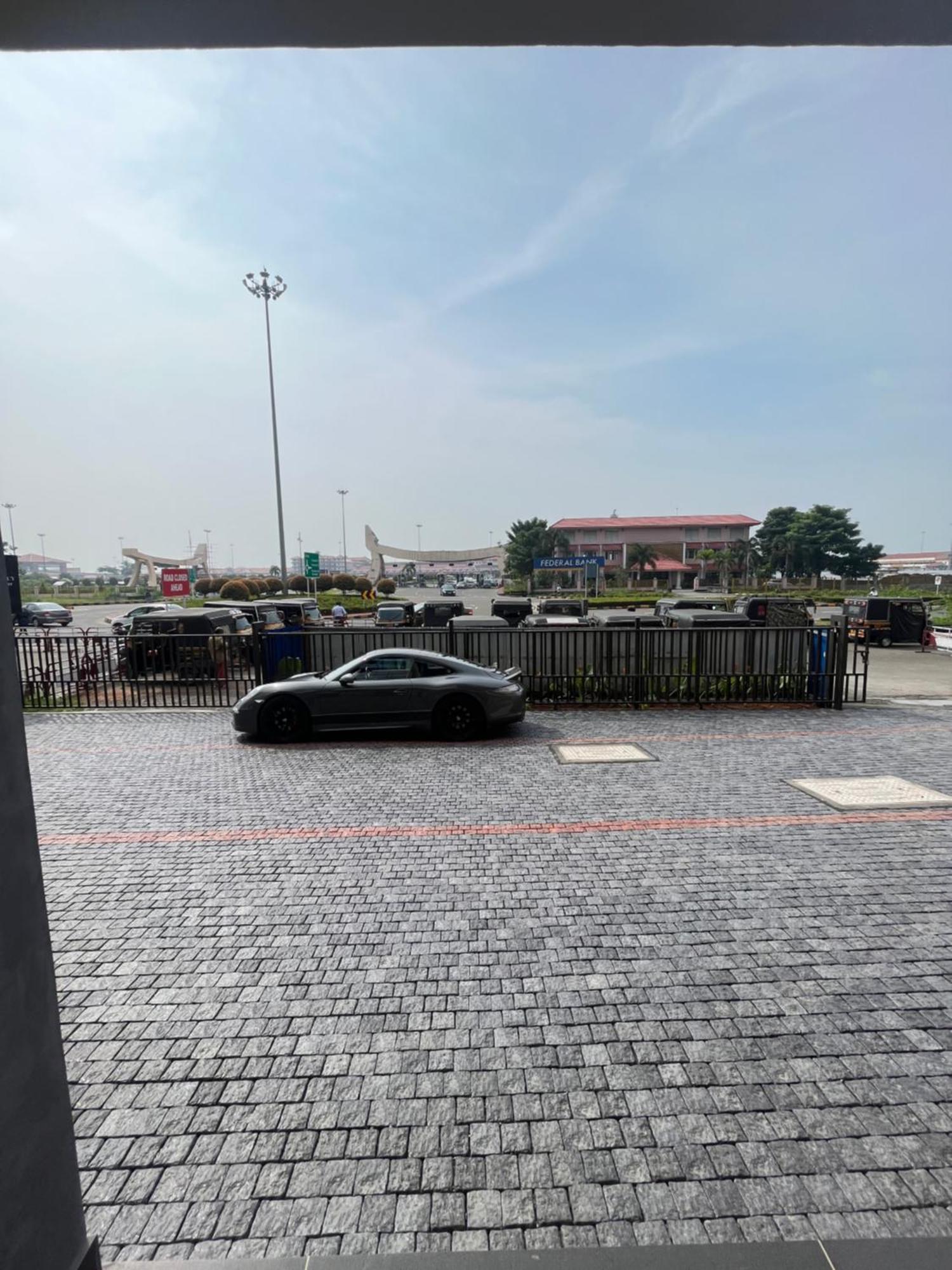 Kochi Presidency Airport Hotel מראה חיצוני תמונה