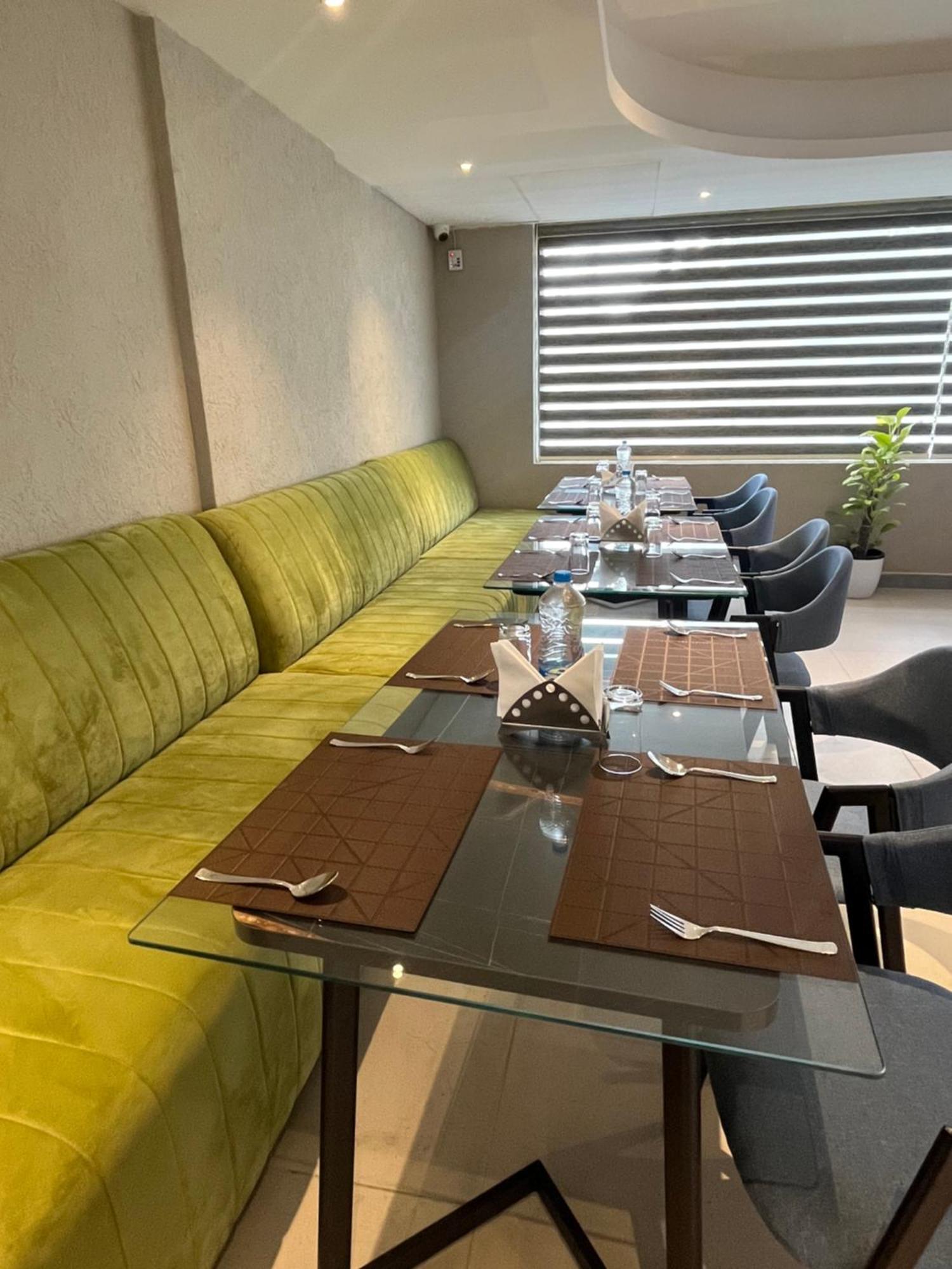 Kochi Presidency Airport Hotel מראה חיצוני תמונה